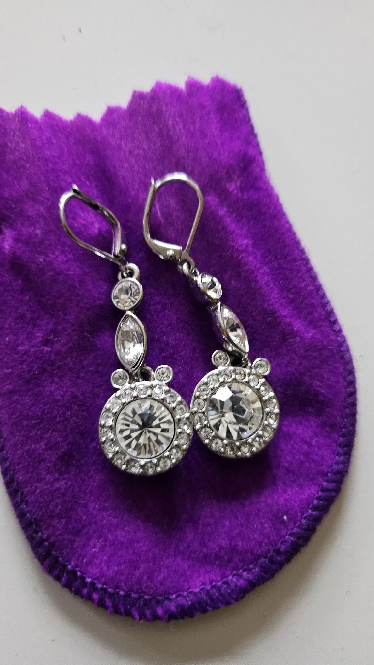 Givenchy Orecchini pendenti & Orecchini a lobo: Ohrhänger Givenchy silberfarben mit Zirkonia – Usato da Bülach venduto da ane_yn2b 2