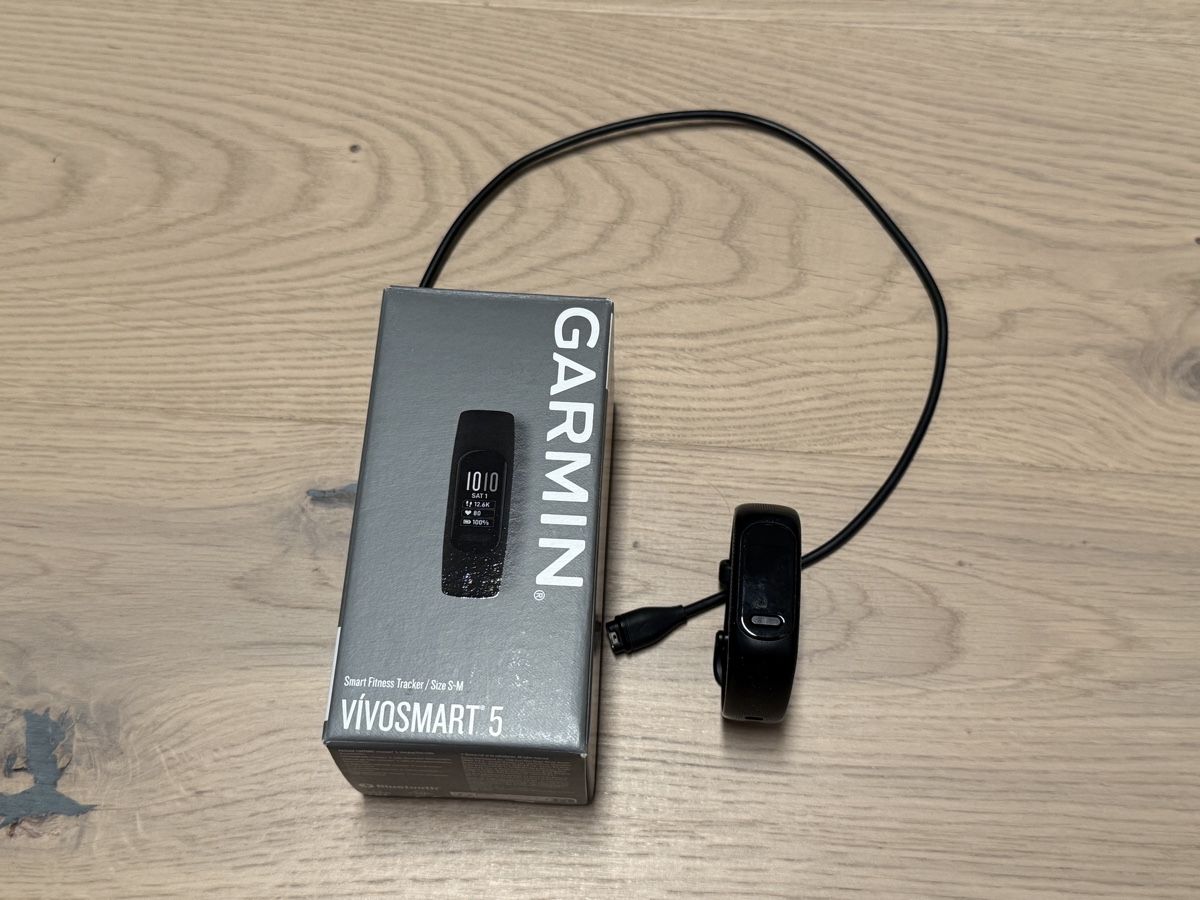 Garmin Smartwatch: Garmin Vivosmart 5, Size S-M – Usato da Bichelsee venduto da straub87