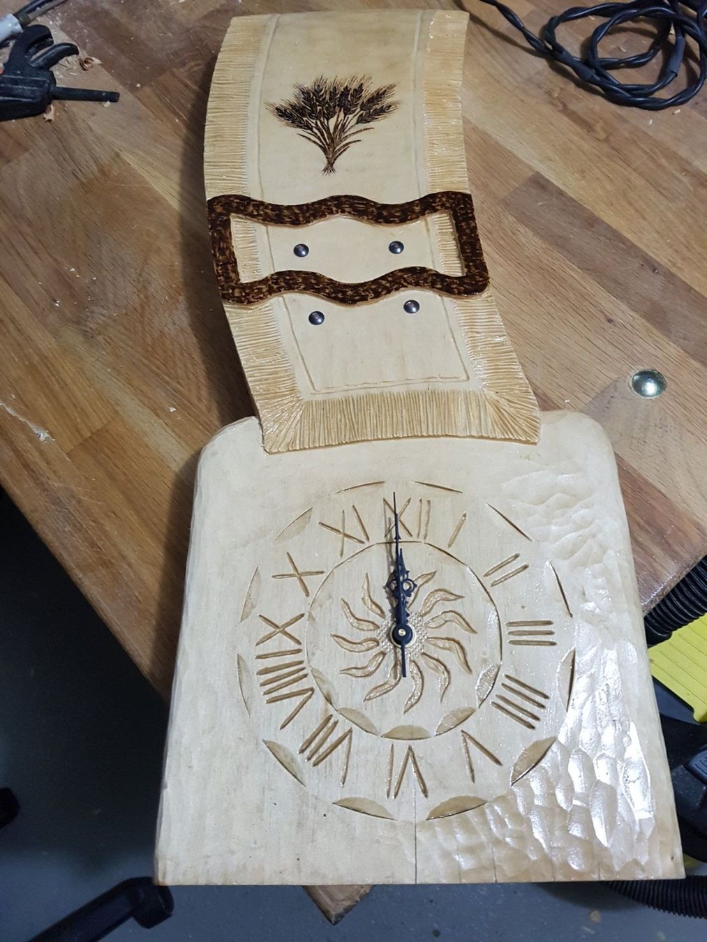 Articoli in legno: Lindenholzuhr" bisse" – Nuovo (secondo la descrizione) da Siebnen venduto da Holzwork75 1