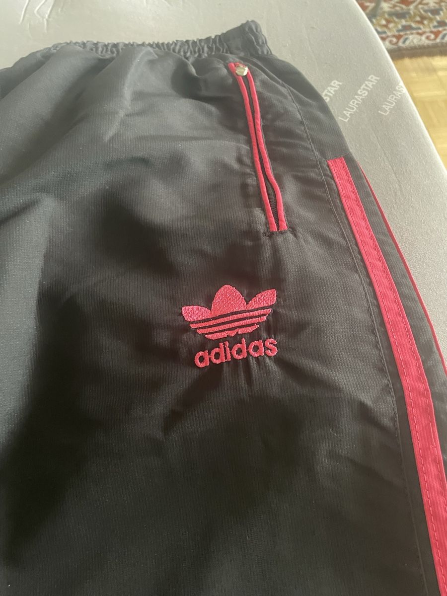 Adidas Completi & Tailleur: Adidas Trainingsanzug Schwarz/Pink – Nuovo (secondo la descrizione) da Au/ZH venduto da markthallerapperswil 6