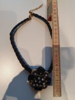 Modeschmuck Kette grosse Blüte, geflochtenes Band, Strass
