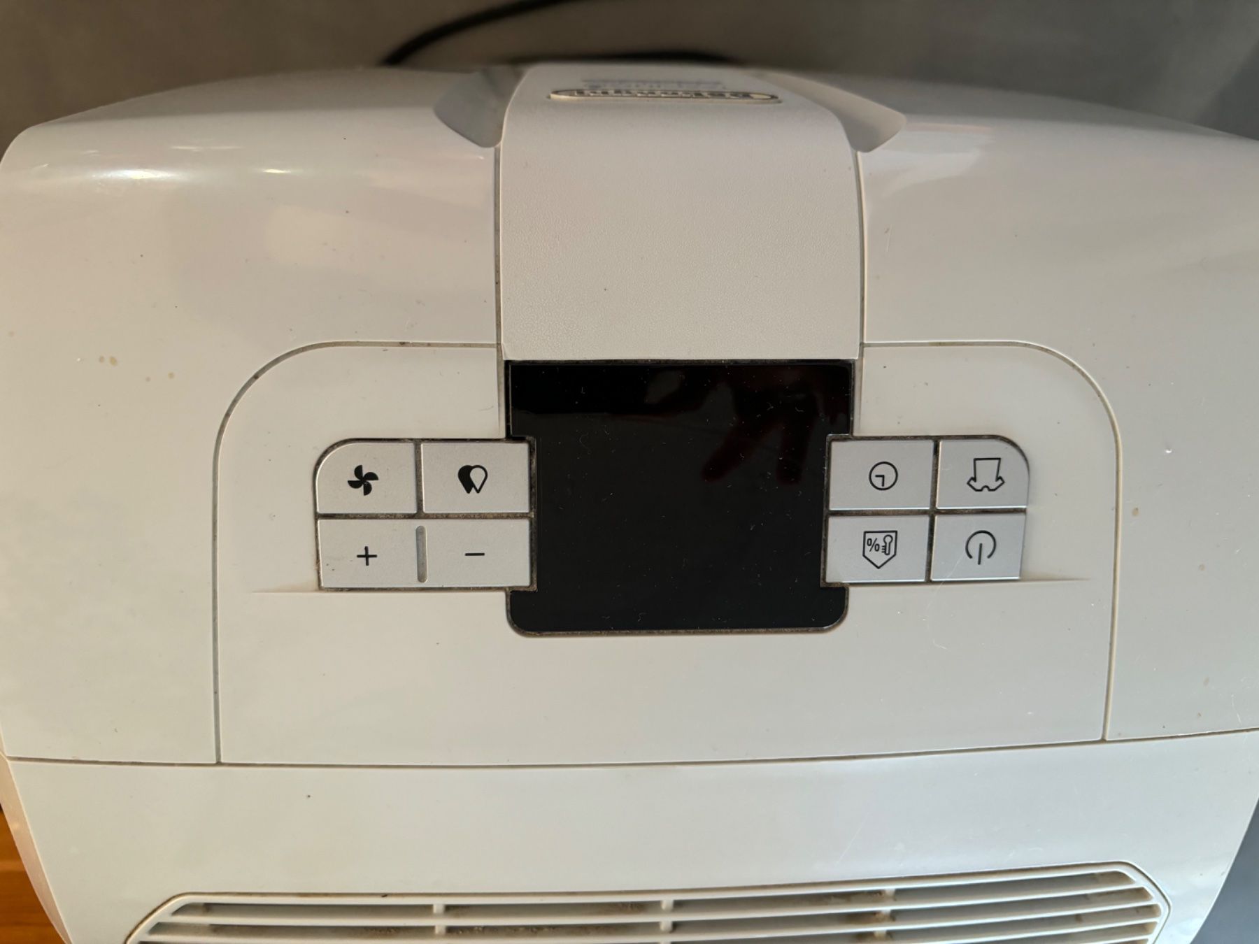 De'Longhi Luftentfeuchter: Déshumidificateur DeLonghi DDS25. Eviter des moisissures – Gebraucht aus Tannay von paraplu 1