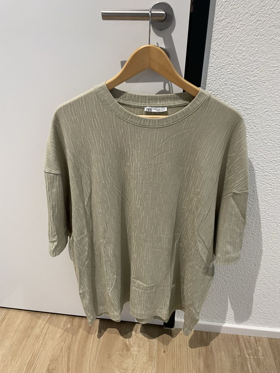 Zara T-shirt: ZARA Oversize T-Shirt – Usato da Niederwil SG venduto da mar_8229
