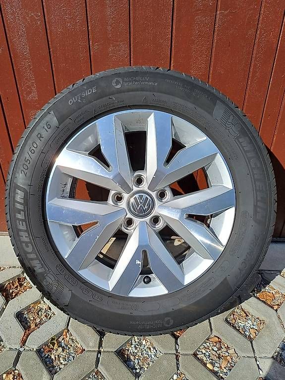 Pneumatici & Ruote complete: Roues complètes VW Touran – Usato da Vouvry venduto da nun_szh8 1