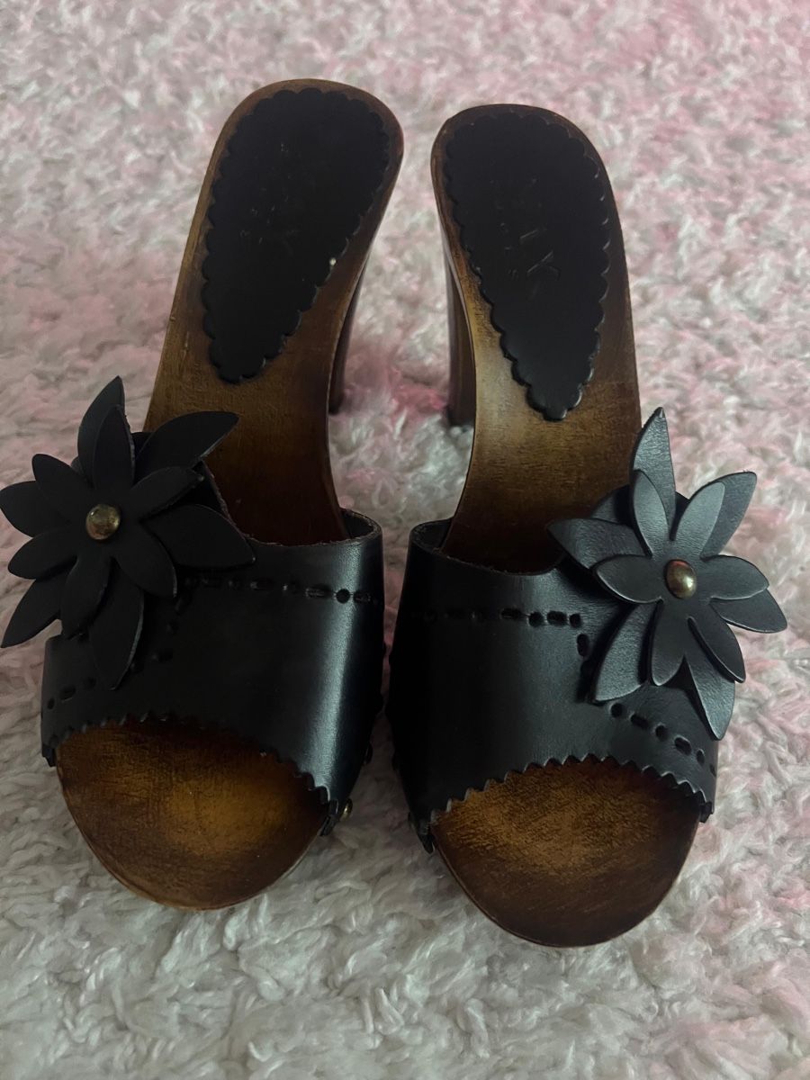 Scarpe da donna: Sommer Clogs Pantoletten Schwarz Gr.39 neuwertig – Nuovo (secondo la descrizione) da Richterswil venduto da Eg_verkauf 3