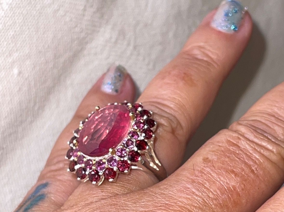 Llan Valls Joies Anelli: Mozambique Natural Heated Ruby Classic Ring SS925 10cts – Nuovo (secondo la descrizione) da Birsfelden venduto da Brut 5