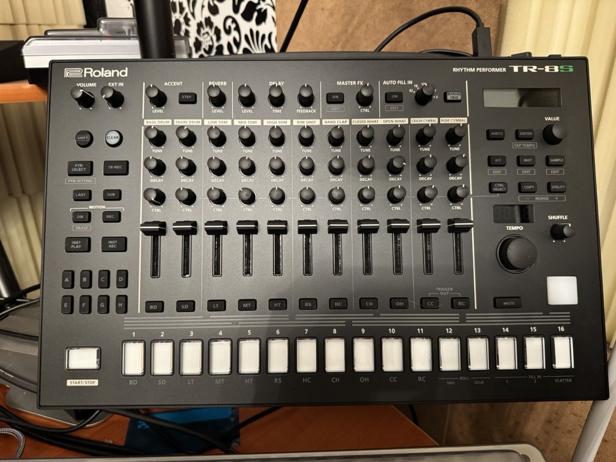 Roland Strumenti musicali: Roland TR-8S Rhythm Performer – Nuovo e nell'imballaggio originale da Kreuzlingen venduto da Patty81