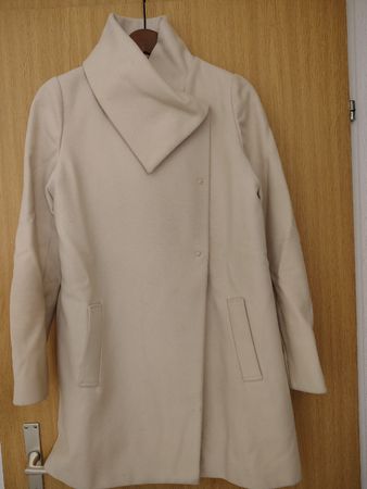 Benetton Mantel in beige Wolle  Grösse 36-38 