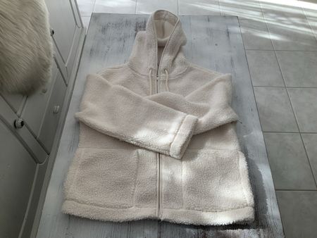 Teddy Jacke mit Kapuze weiss Grösse L neuwertig