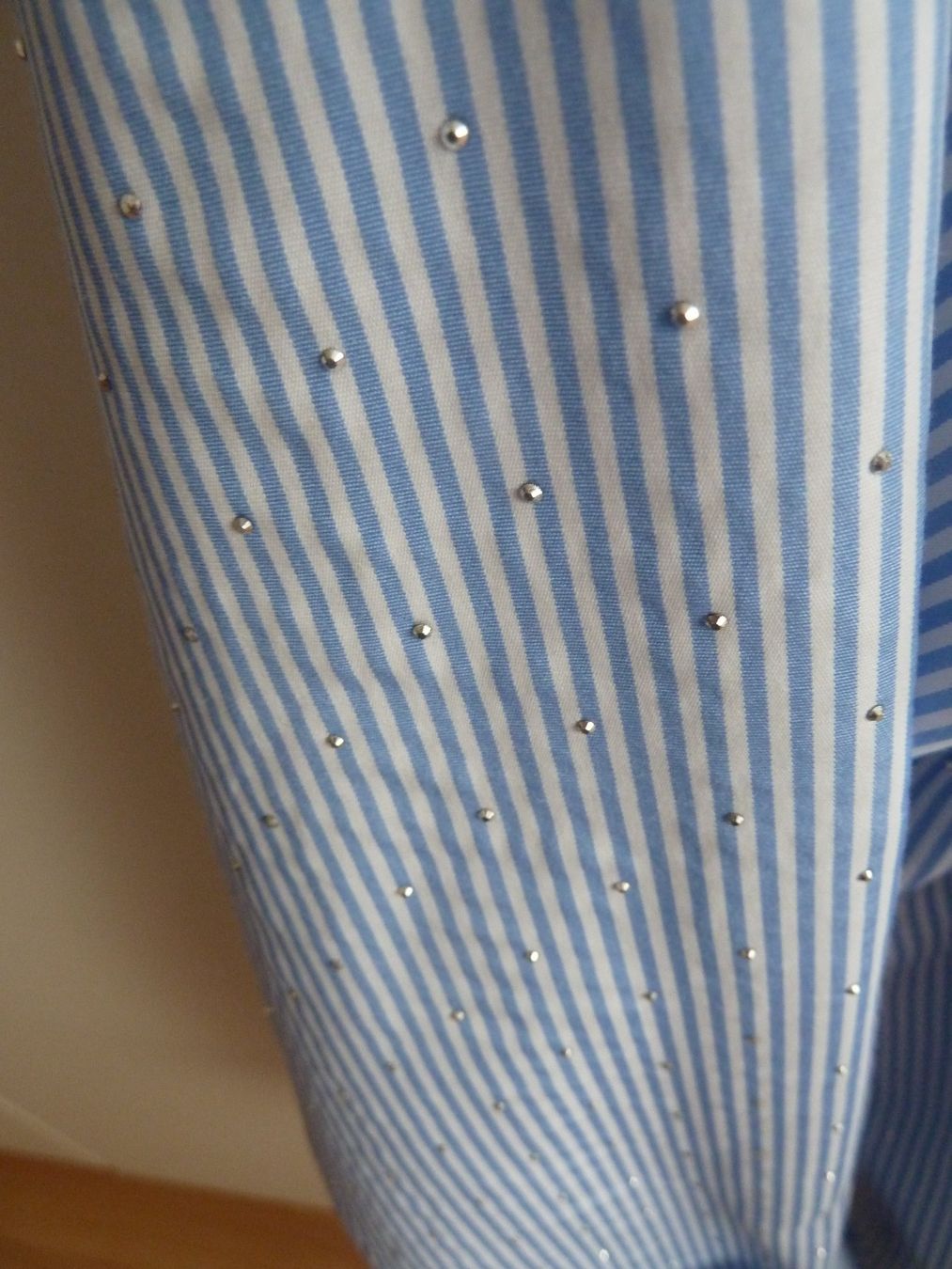 Camicette: tolle LONGBLUSE, mit Strass-Steinchen, hellblau, Gr. L – Nuovo (secondo la descrizione) da Kestenholz venduto da Fechy 4