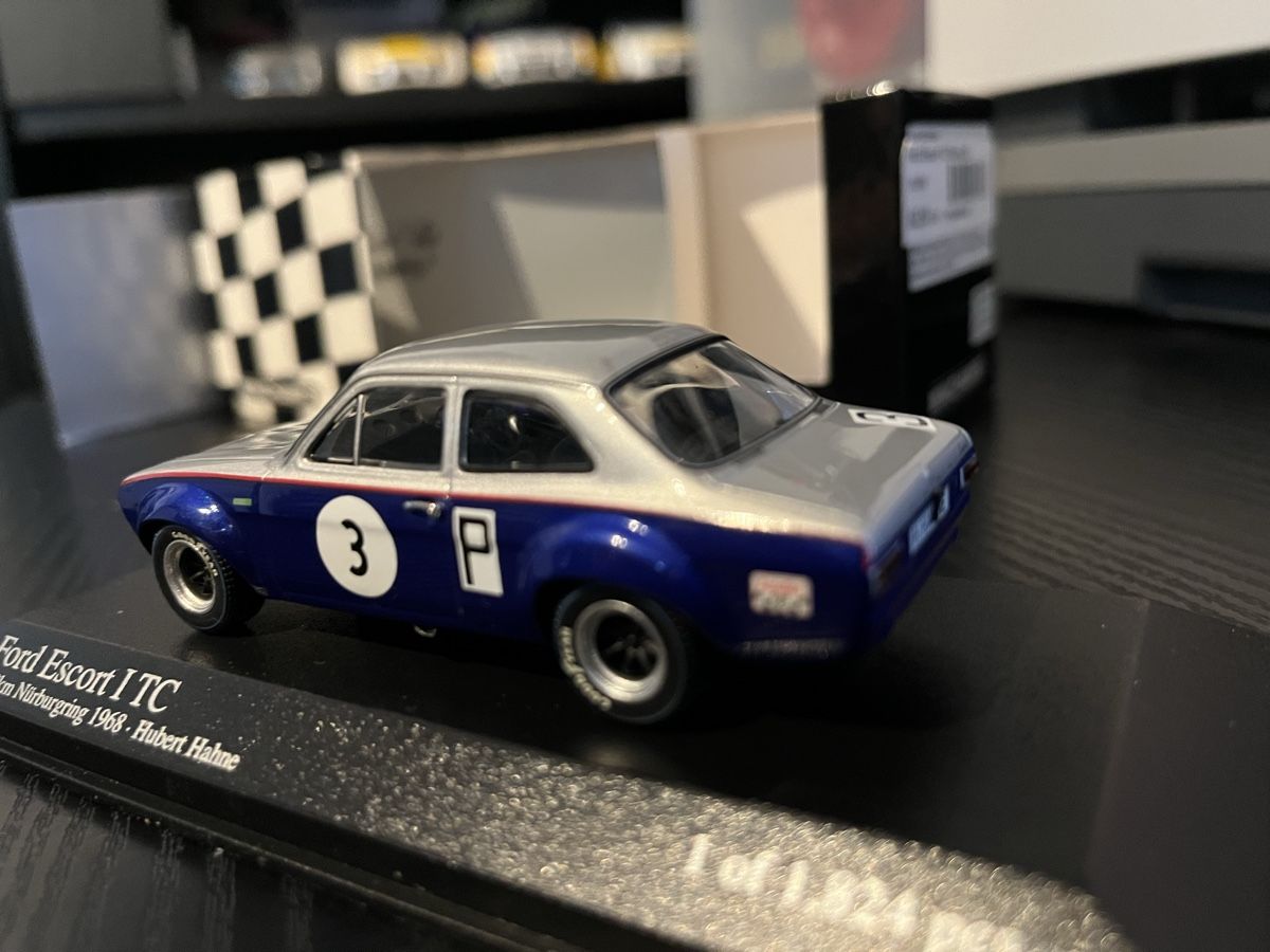 Ford Modellini d'auto: Ford Escort ITC. 1:43 Minichamps – Nuovo e nell'imballaggio originale da Rümlang venduto da Papamoll4 5
