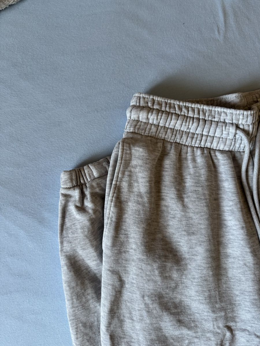 H&M Pantaloni: Training gris – Usato da Yvorne venduto da mel_wic 2