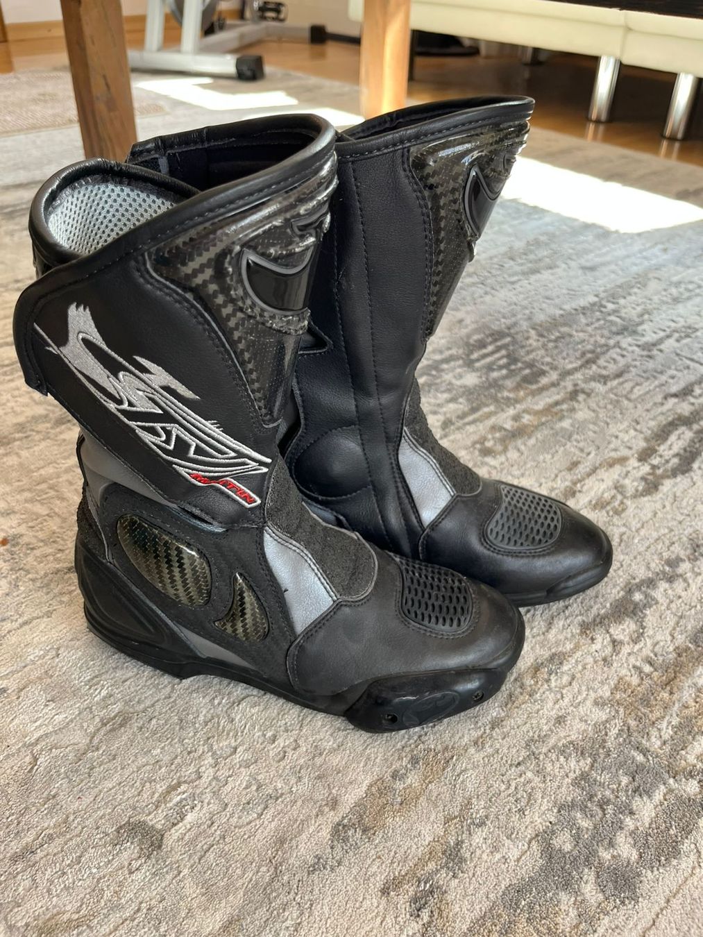 Ixon Completi & Tailleur: Motorrad Lederkombi – Usato da Kloten venduto da vanepit 8