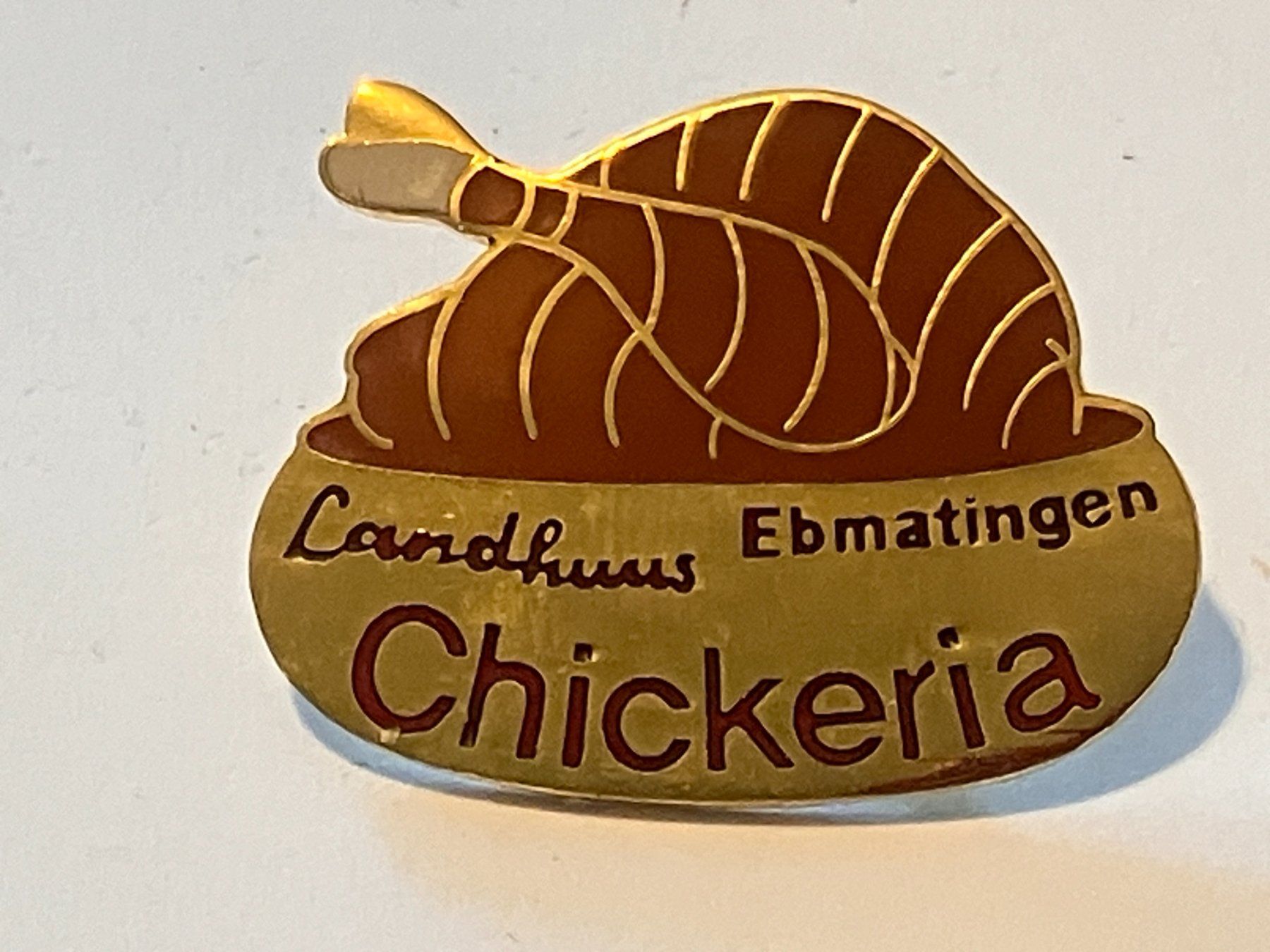 Placchette & Badge: 1 Pin Landhuus Chickeria Ebmatingen – Usato da Basel venduto da djwwpp