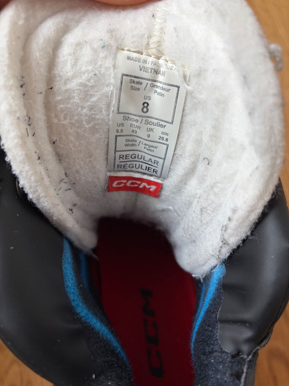 Ccm Pattini da ghiaccio: CCM FT680 Schlittschuhe, Grösse 8 Regulär – Usato da Unterengstringen venduto da amberwood 3