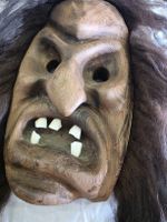Holzmaske handgeschnitzt Hexe mit Echthaar guter Zustand