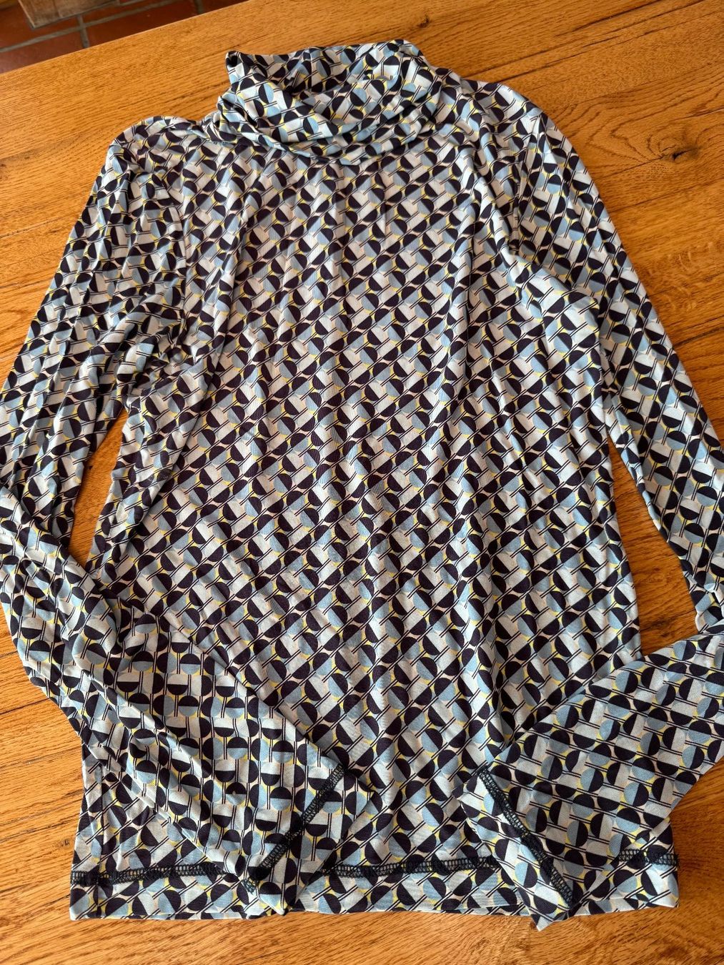 Bogner Maglioni & Felpe: Feiner Rollkragenpullover, Bogner, Gr. 36 – Usato da Oberrohrdorf venduto da maggys15