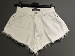 Pantaloncini bianchi molto corti, taglia 38