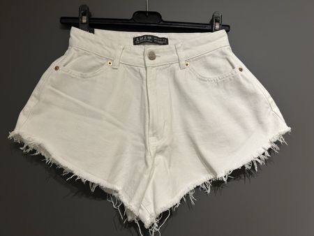 Pantaloncini bianchi molto corti, taglia 38
