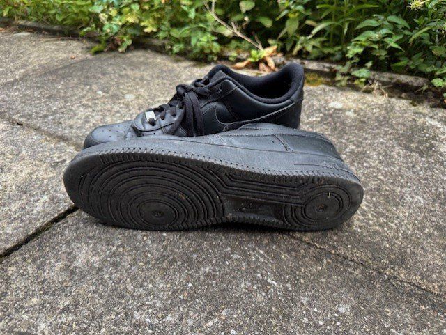Nike Scarpe da uomo: Nike Air Force 1 Low Triple Black – Grösse EU 47.5 / US 13 – Usato da St Gallen venduto da buschpilot 2