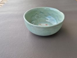 Selbstgemachte Schale aus Porzellan
