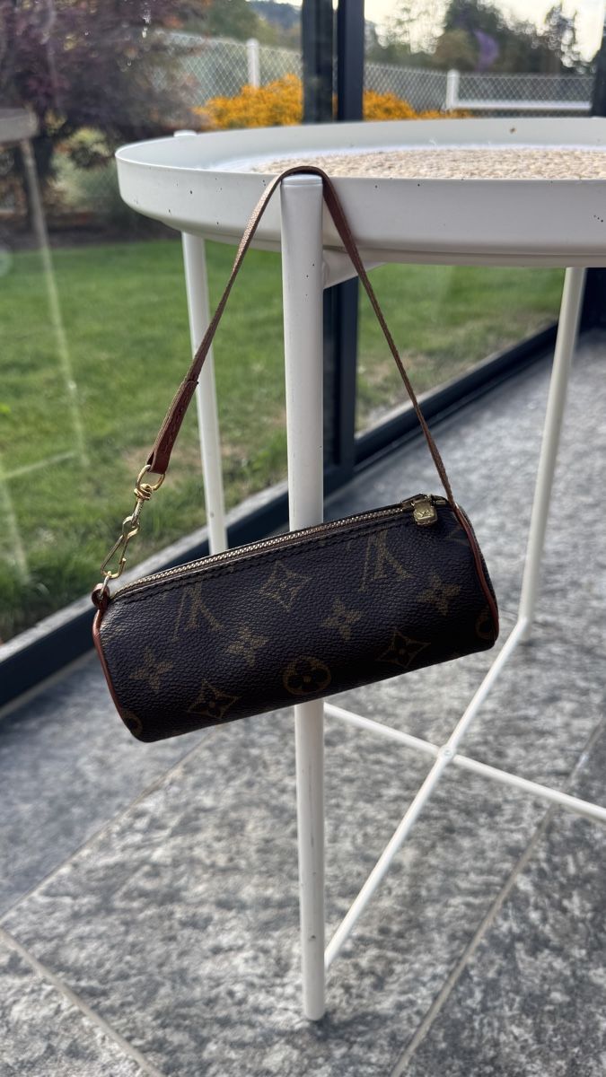 Louis Vuitton Sacs: Louis Vuitton Pochette mini monogram Papillon  – D'occasion à Speicherschwendi par sen_r6wk