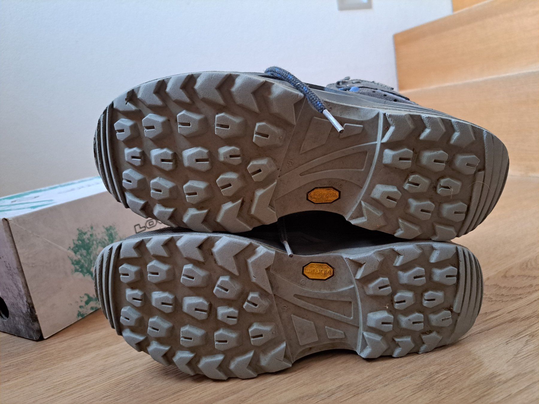 Lowa Herrenschuhe: Lowa Wanderschuhe Gr. 40 – Gebraucht aus Rickenbach LU von Ruwani 1