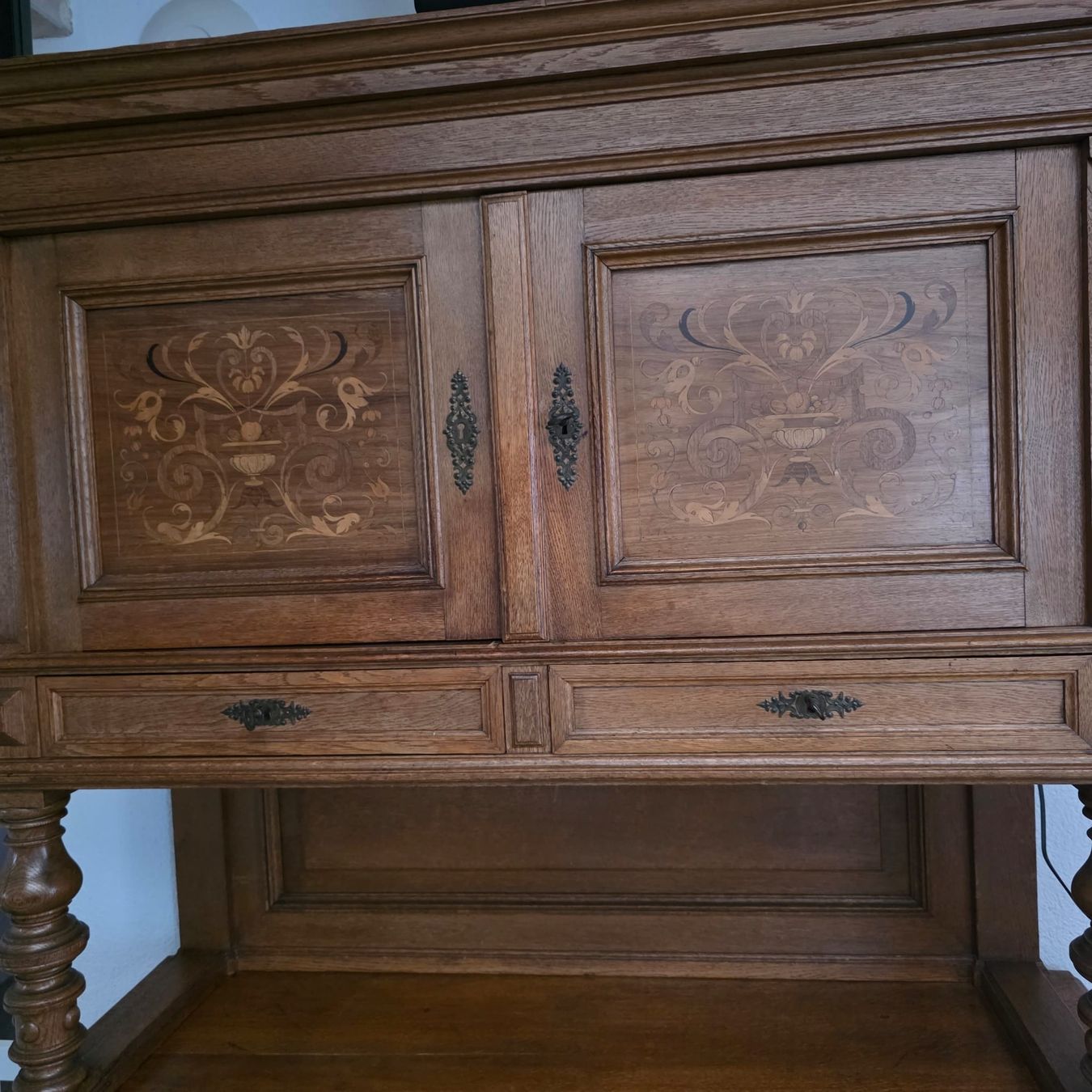 Büffets: Antiker Buffetschrank, Holz, Nussbaum, Vintage – Gebraucht aus Rheinsulz von Dred 4