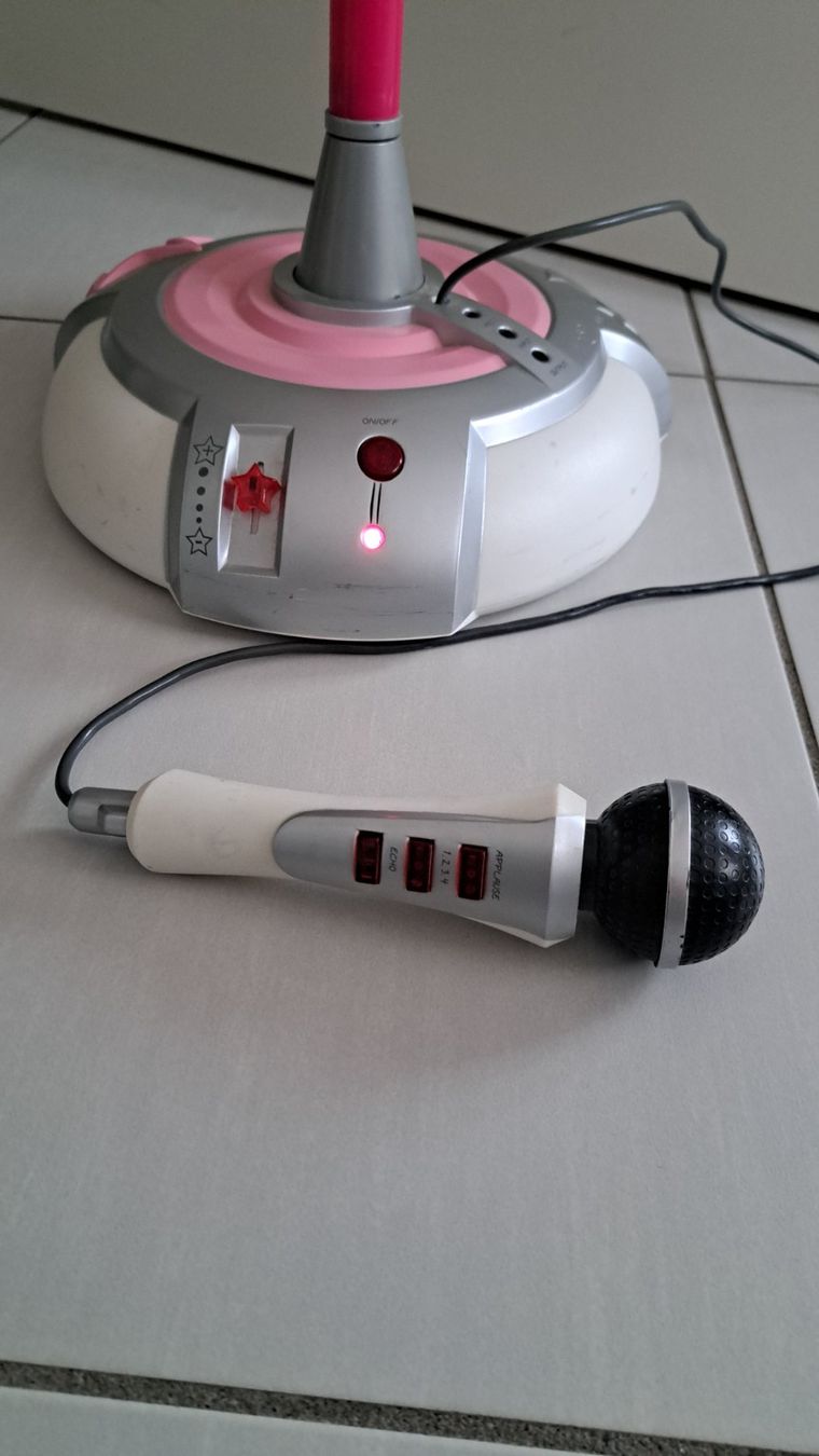 Microfoni: Microphone pour enfant Hello Kitty – Nuovo (secondo la descrizione) da Sierre venduto da sabr11 3