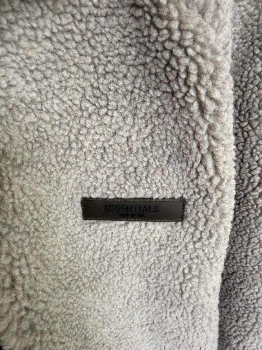 Maglioni & Felpe: Essentials Fleece Pulli - hält dich warm im Winter! – Usato da Dübendorf venduto da ate_w959 6