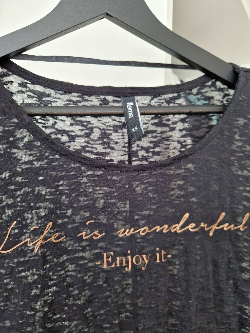 Top: Top/Sweatshirt schwarz mit Druck XS – Usato da Wittenbach venduto da jo_bi93 1