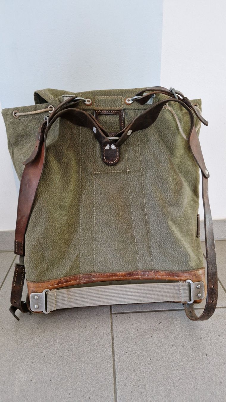 Schweizer Armee Rucksäcke: Militärrucksack der Schweizer Armee – Gebraucht aus Marthalen von jue_9ymc 2