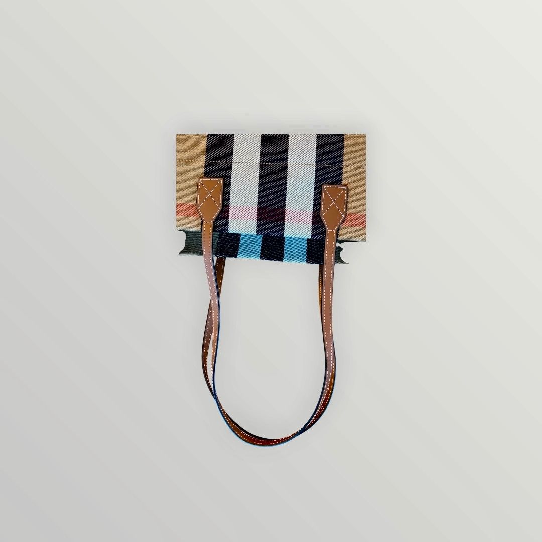 Burberry Borse da donna: BURBERRY MEDIUM TOTE – Usato da Lachen SZ venduto da HelvetiaLuxury 2