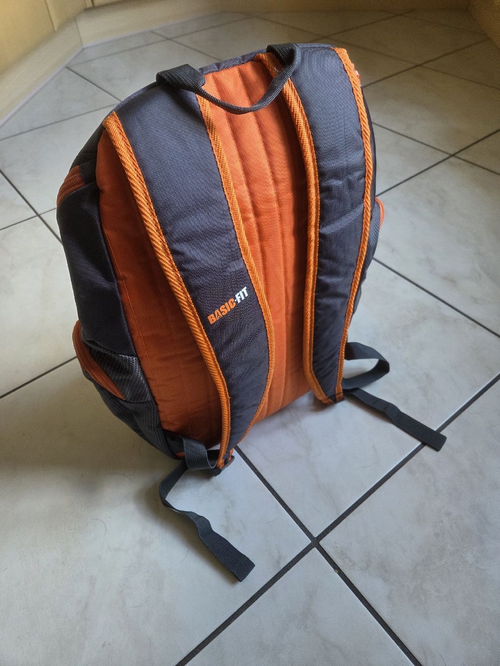 Zaini: Rucksack BASIC-FIT Grau Orange neuwertig – Nuovo (secondo la descrizione) da Winterthur venduto da cherzli02 2
