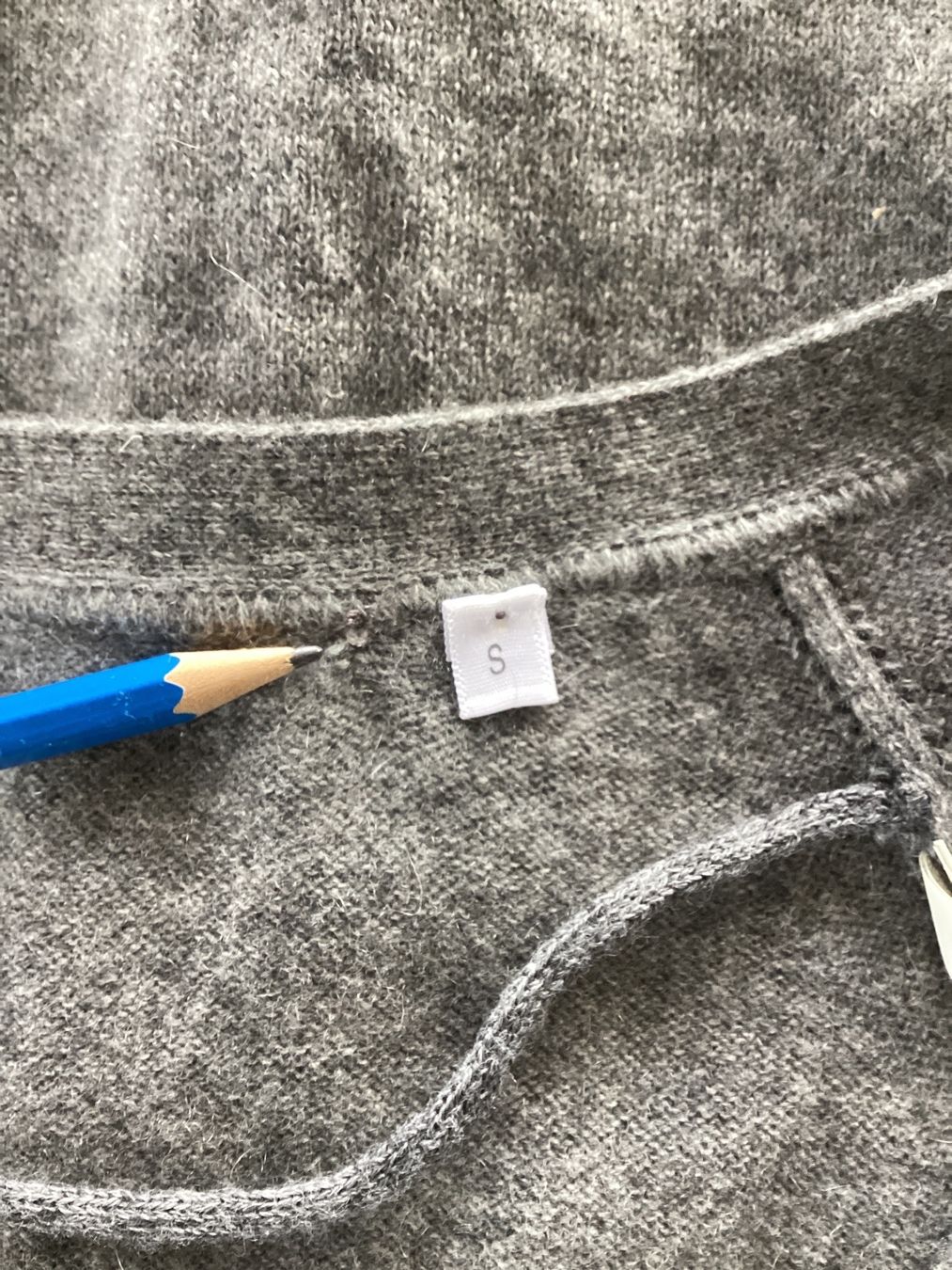 Vestes: Damenkaschmirstrickjacke, Gr. S – D'occasion à Salenstein par Esprit57 4