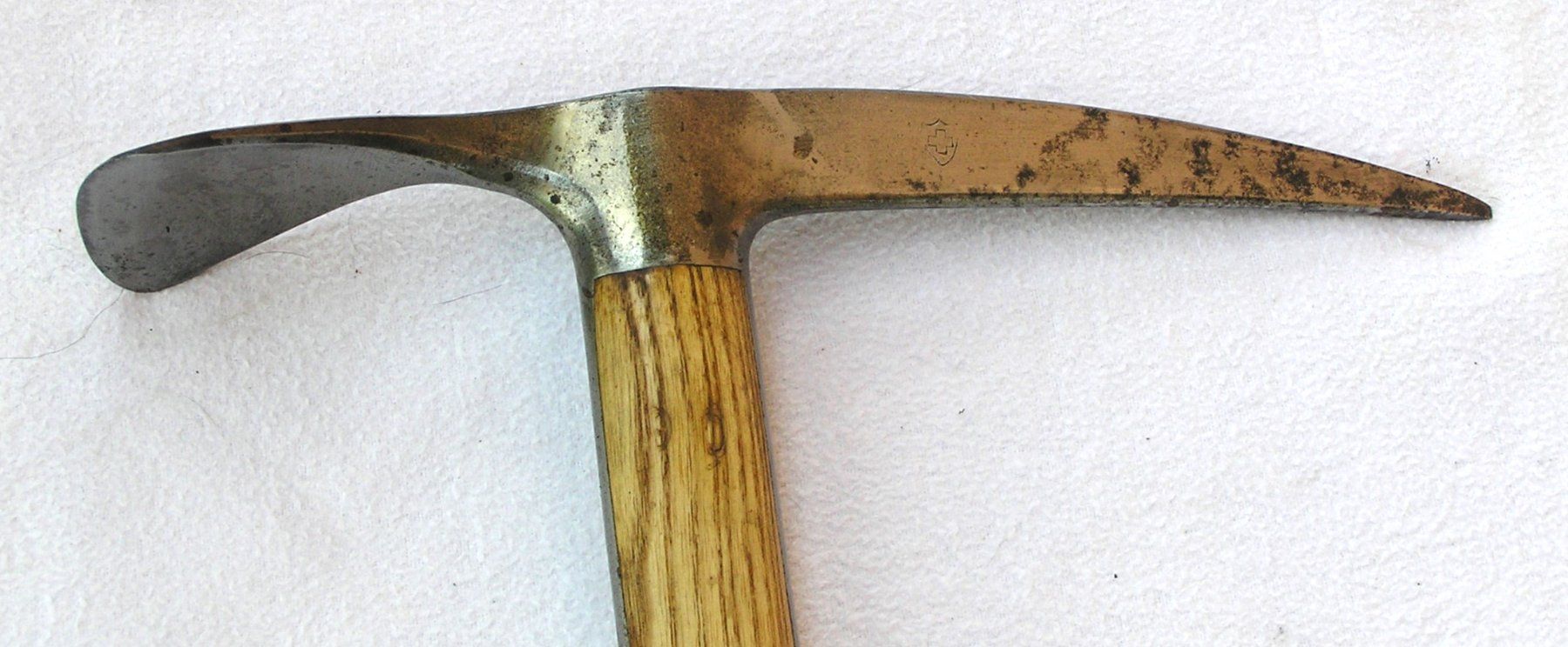 Kletterausrüstungen: ALTER EISPICKEL PIOLET GEBR. ANDENMATTEN SAAS ALMAGELL – Gebraucht aus Grenchen von Antique-hunter 7