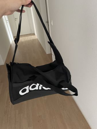 Kleine Adidas Sporttasche