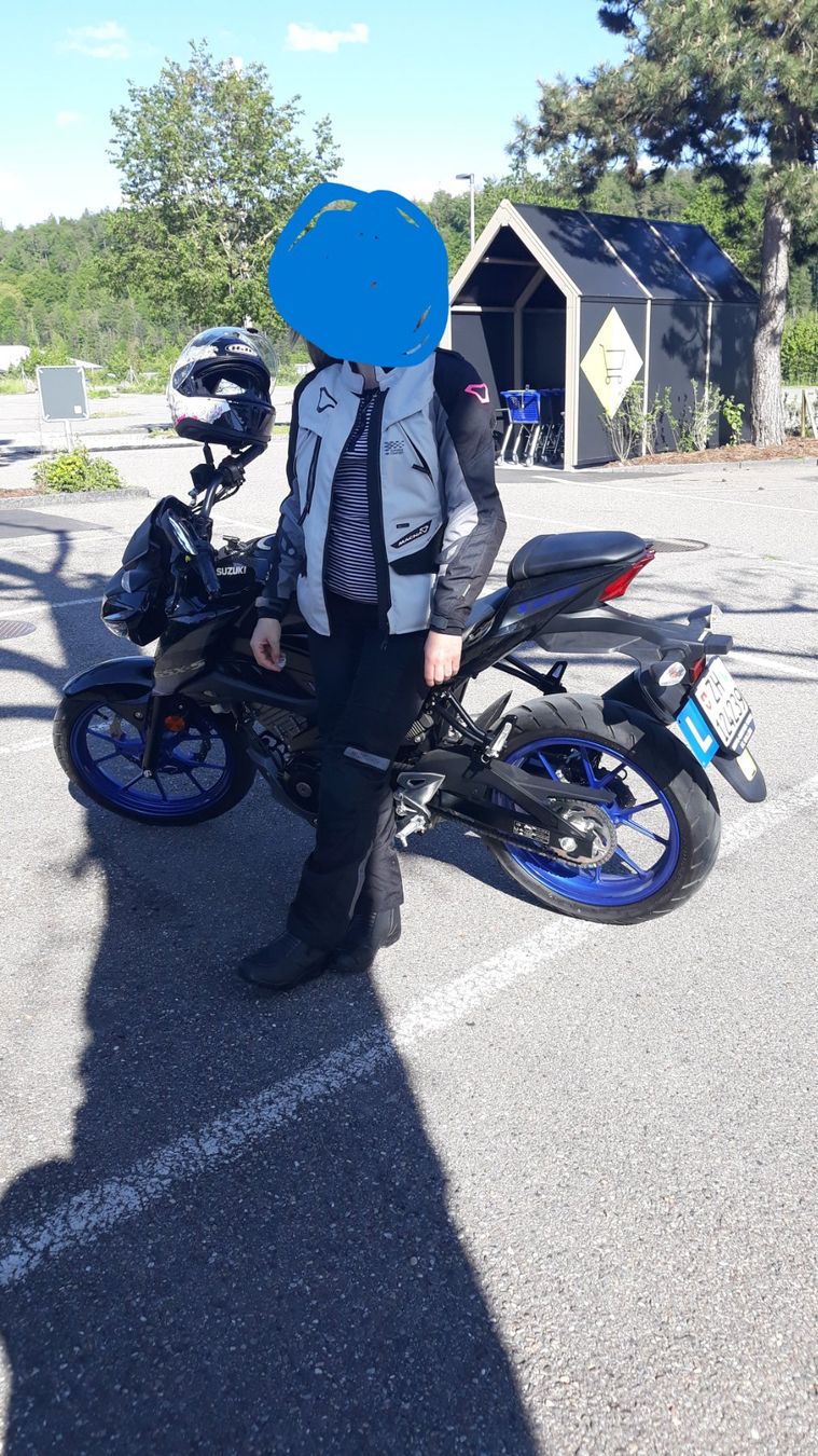 Lotti di vestiti: Motorrad Kleiderset – Usato da Unterstammheim venduto da T.Andras