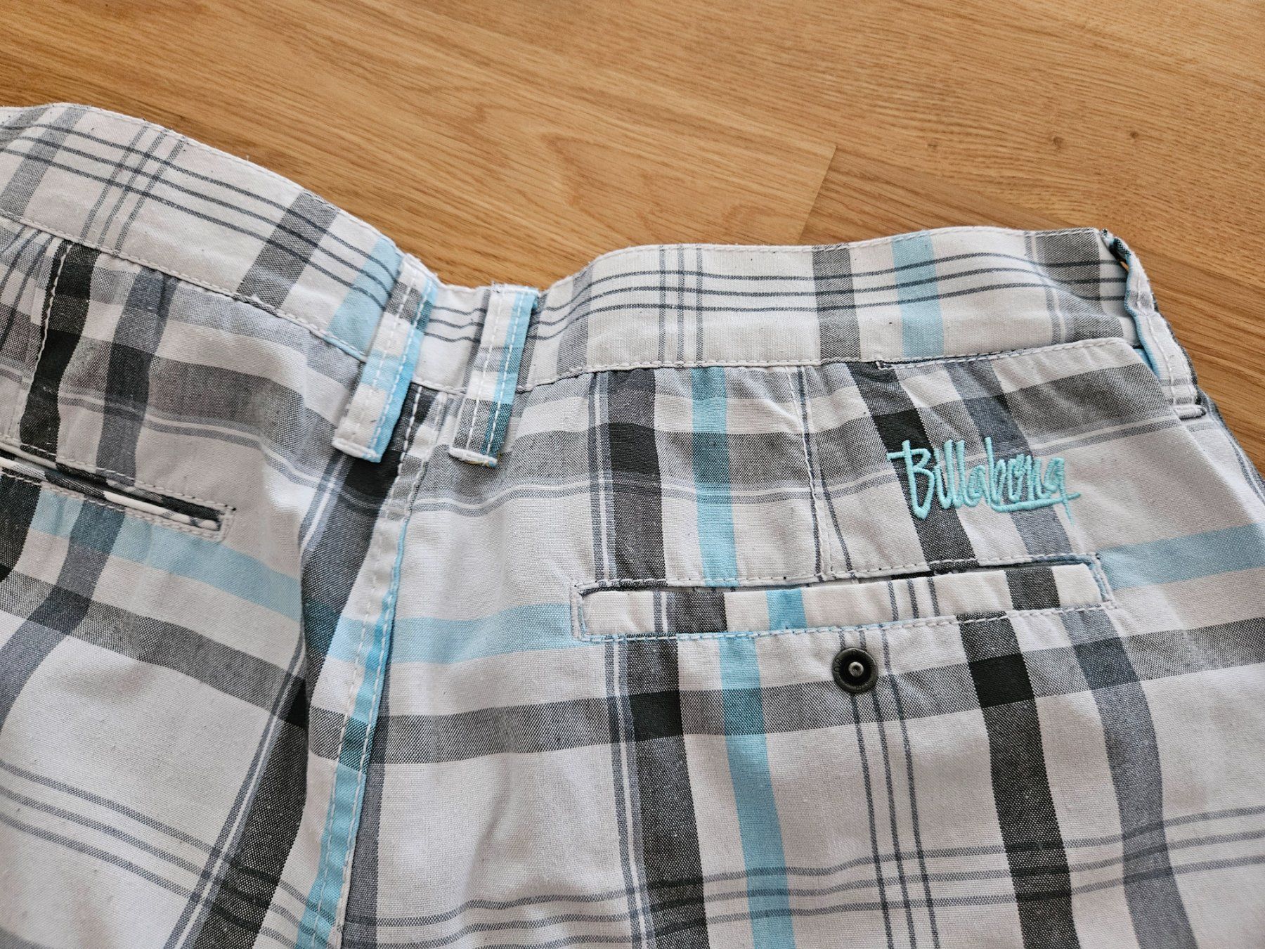 Billabong Hosen: Billabong Karo-Shorts, Herren, Gr. 32 – Gebraucht aus Bellach von Chiini 3