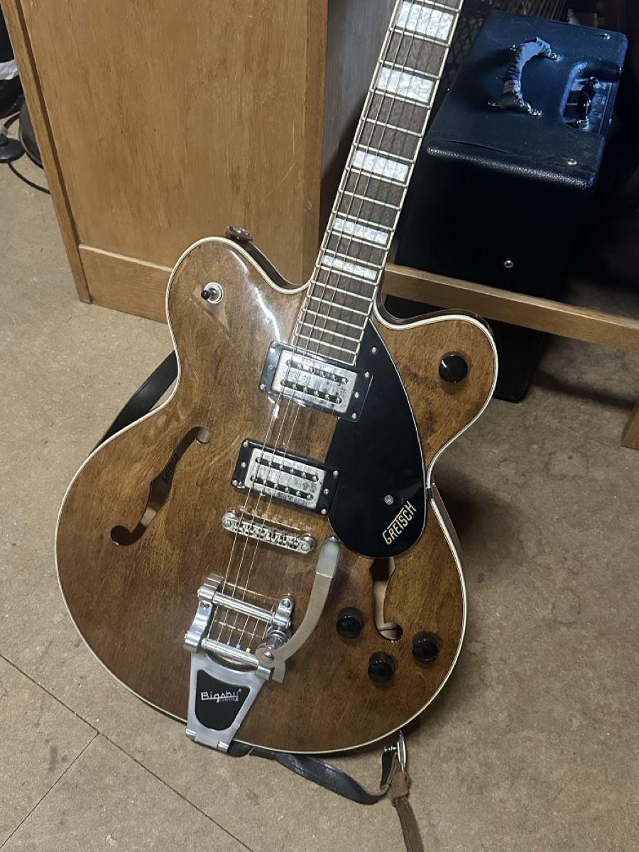 Gretsch Musikinstrumente: Gretsch Streamliner Braun mit Bigsby – Gebraucht aus Zürich von hannahbuettgen