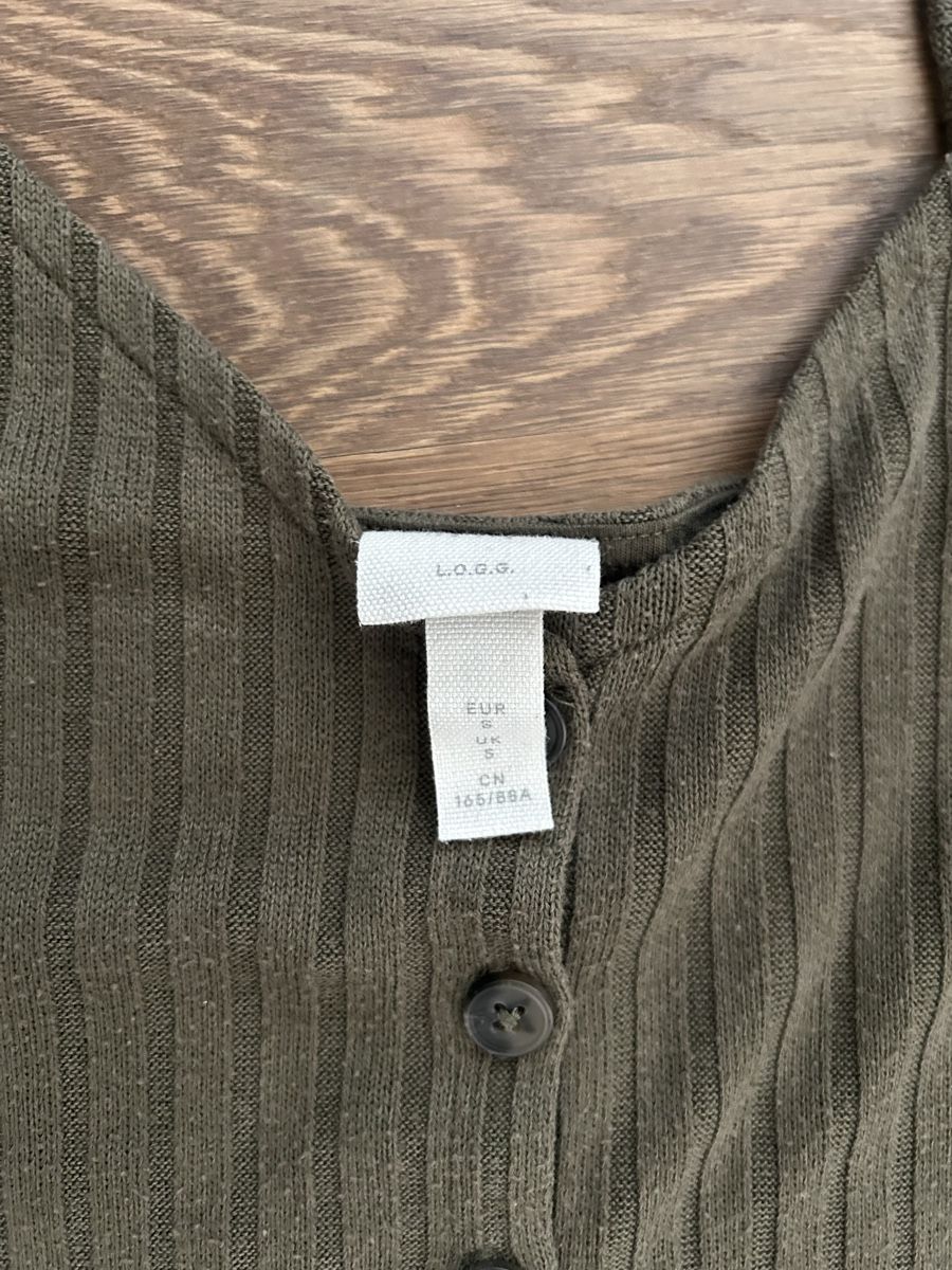 H&M Top: H&M olive green top size S – Usato da Epalinges venduto da kat_lyp6 1