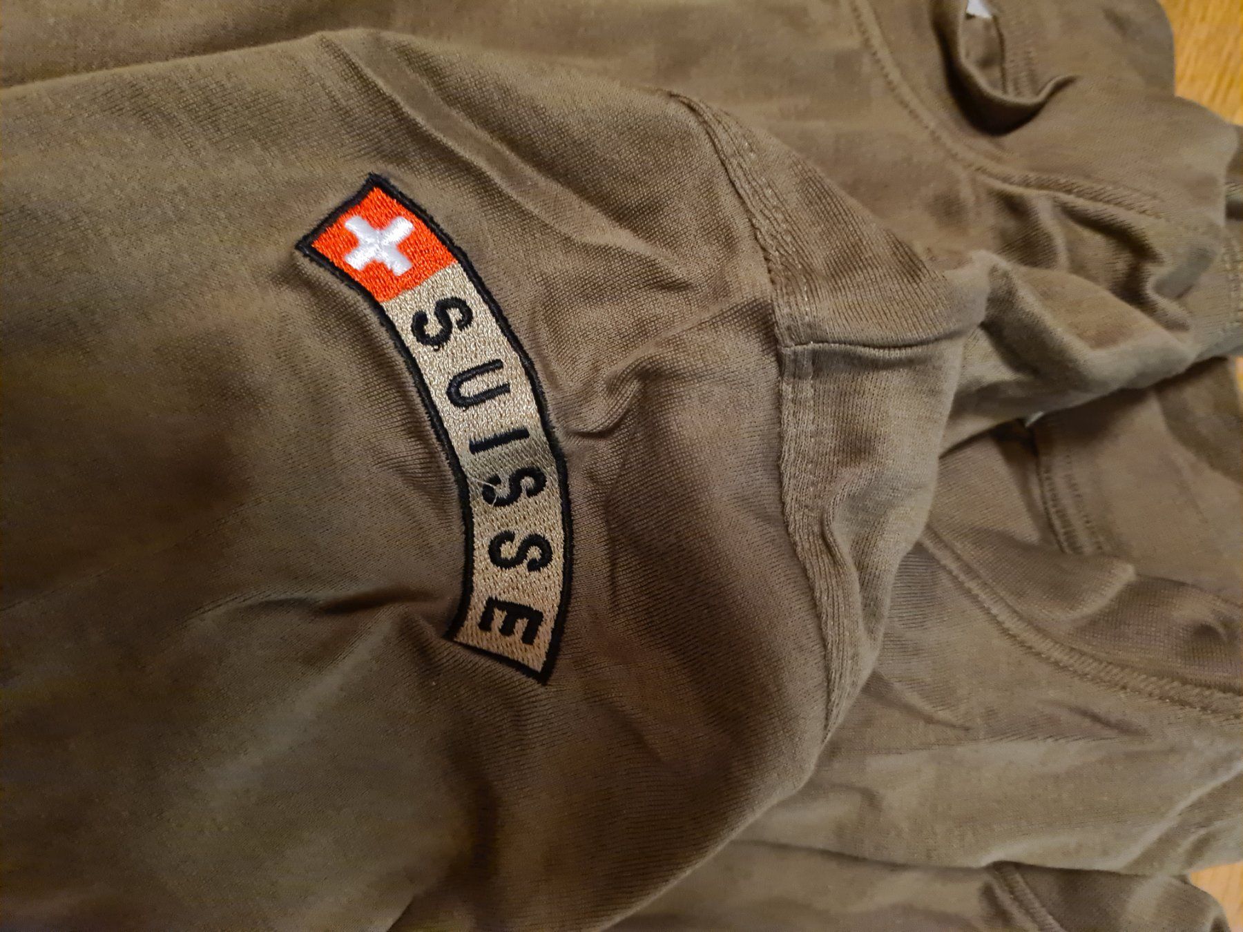 Schweizer Armee T-shirt: T-Shirts Schweizer Armee / 4 Stück NEU – Nuovo (secondo la descrizione) da Ruswil venduto da LeaK02 2