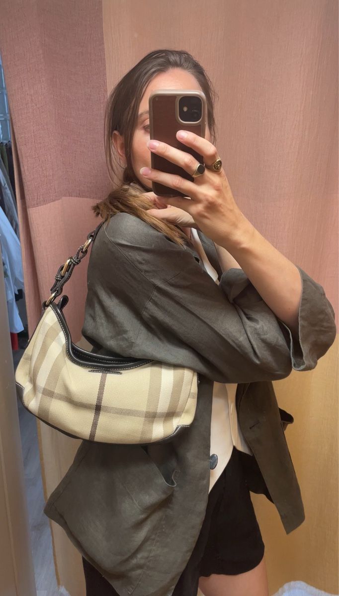 Burberry Taschen für Damen: Burberry Tasche  – Gebraucht aus Steffisburg von kla_65qs 1