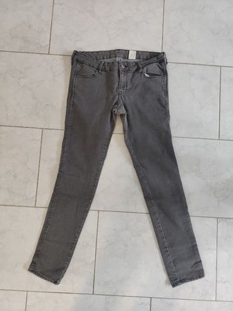 H&M Skinny Low Waist Jeans, Gr. 32/32, Grau, Top Zustand!