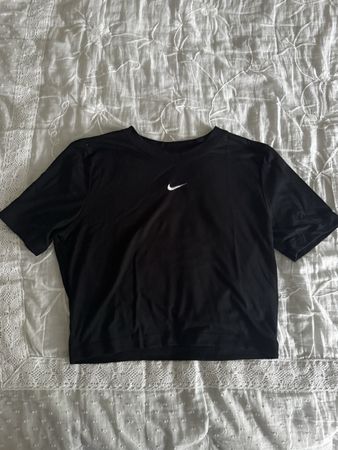 Nike T-Shirt schwarz Gr. s