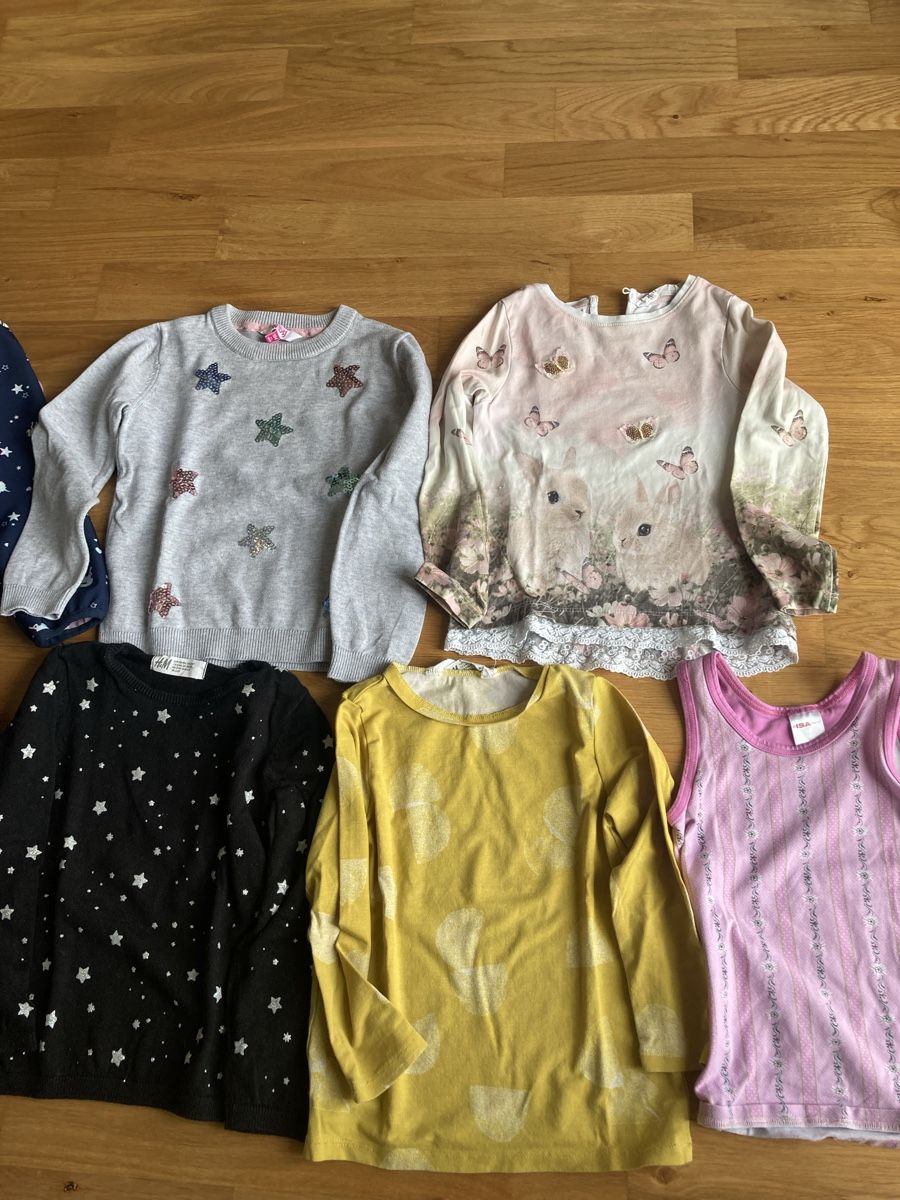 Lotti & Set di vestiti: Kinderkleiderpaket Mädchen Grösse 98/104 – Usato da Staad SG venduto da gab_7dr9 8