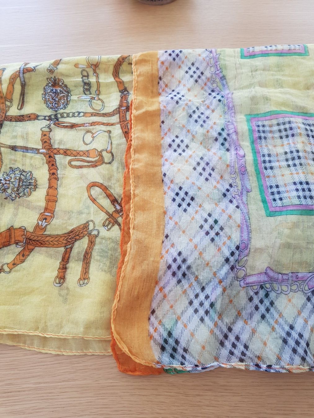 Foulard & Sciarpe: Toller schal – Usato da Stansstad venduto da leoni66 1