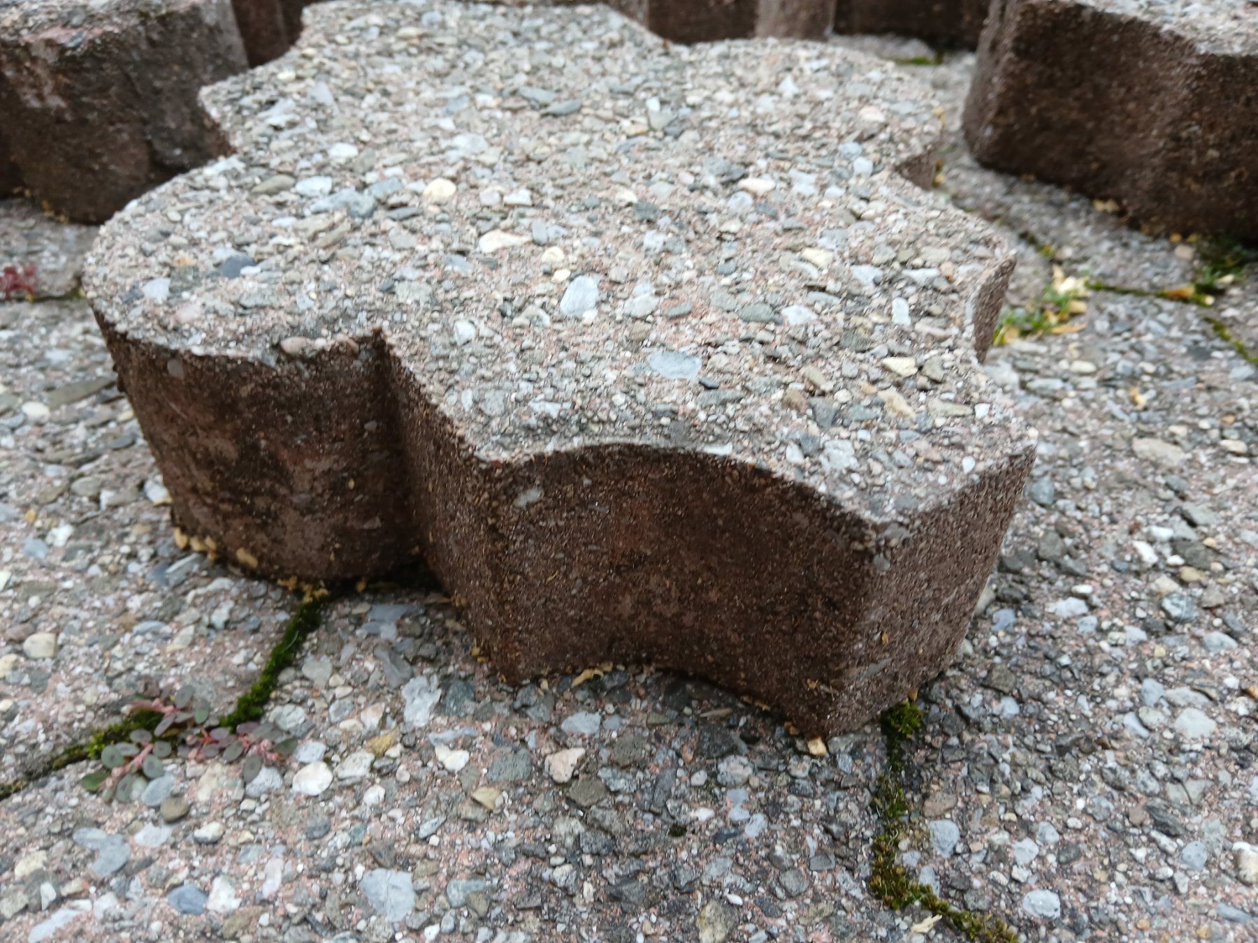 Rivestimenti per pavimenti: Pflastersteine – Usato da Linthal venduto da pau_v979
