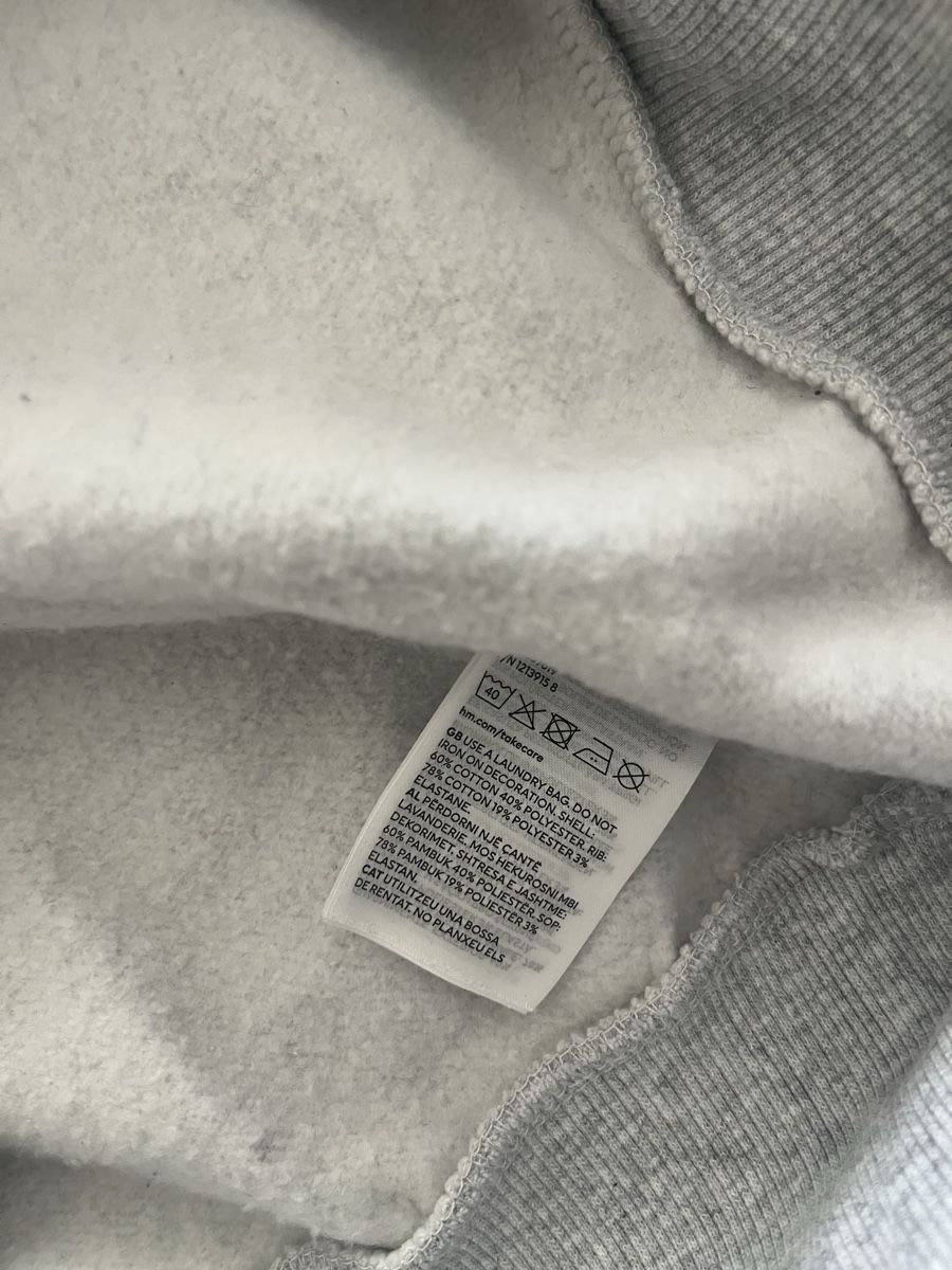 H&M Lotti di vestiti: 2 Damen Pullover grau mit Steindekor – Nuovo (secondo la descrizione) da Olten venduto da sae_82z2 4