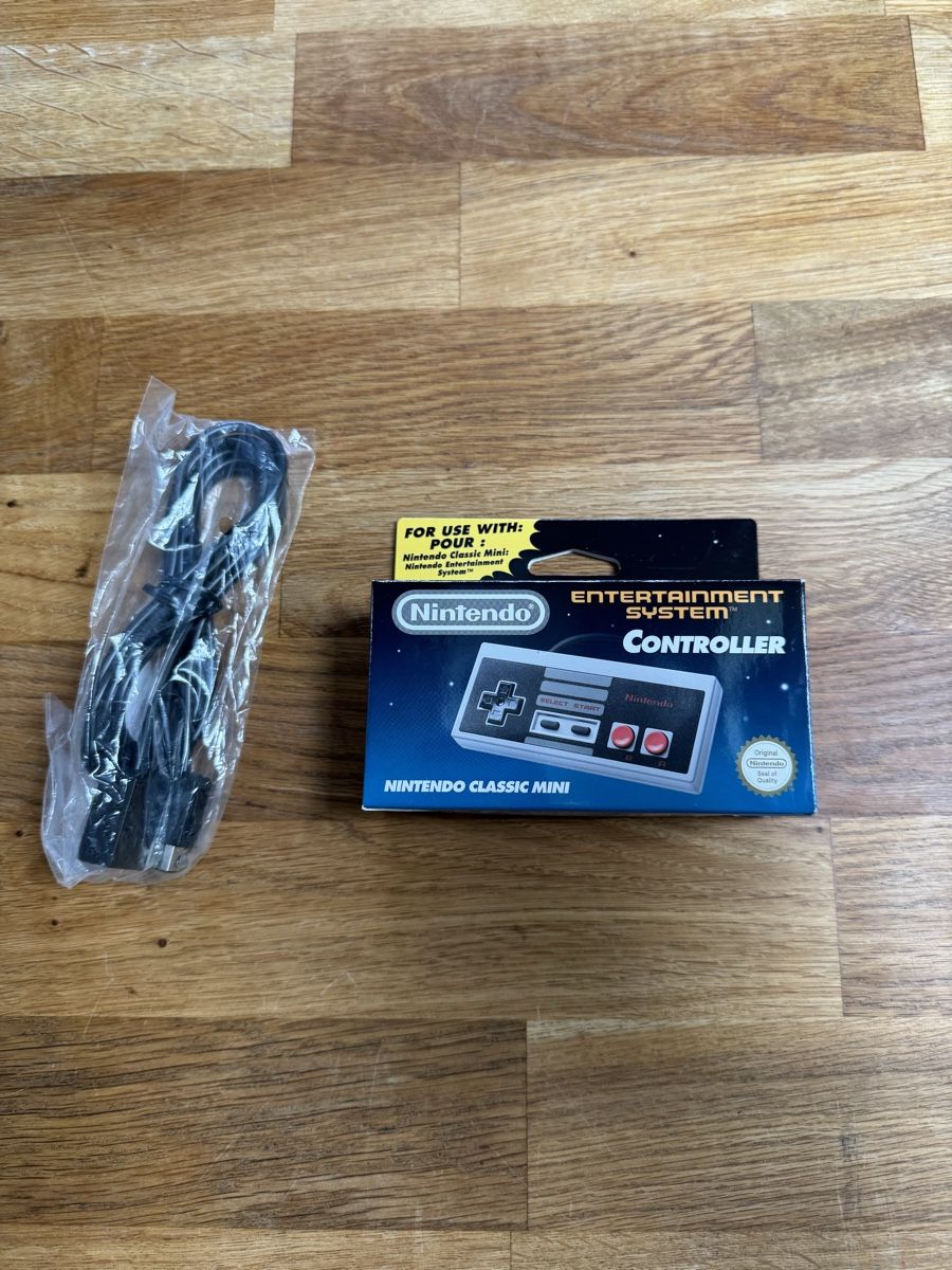 Nintendo Console: Nintendo NES Classic Mini Controller & 2M Verlängerungskabel – Nuovo e nell'imballaggio originale da Sempach venduto da retro-colis